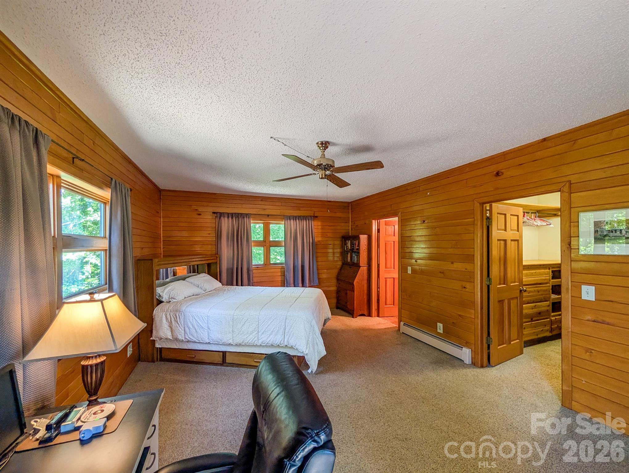 572 Pleasant Valley Road — Burnsville
