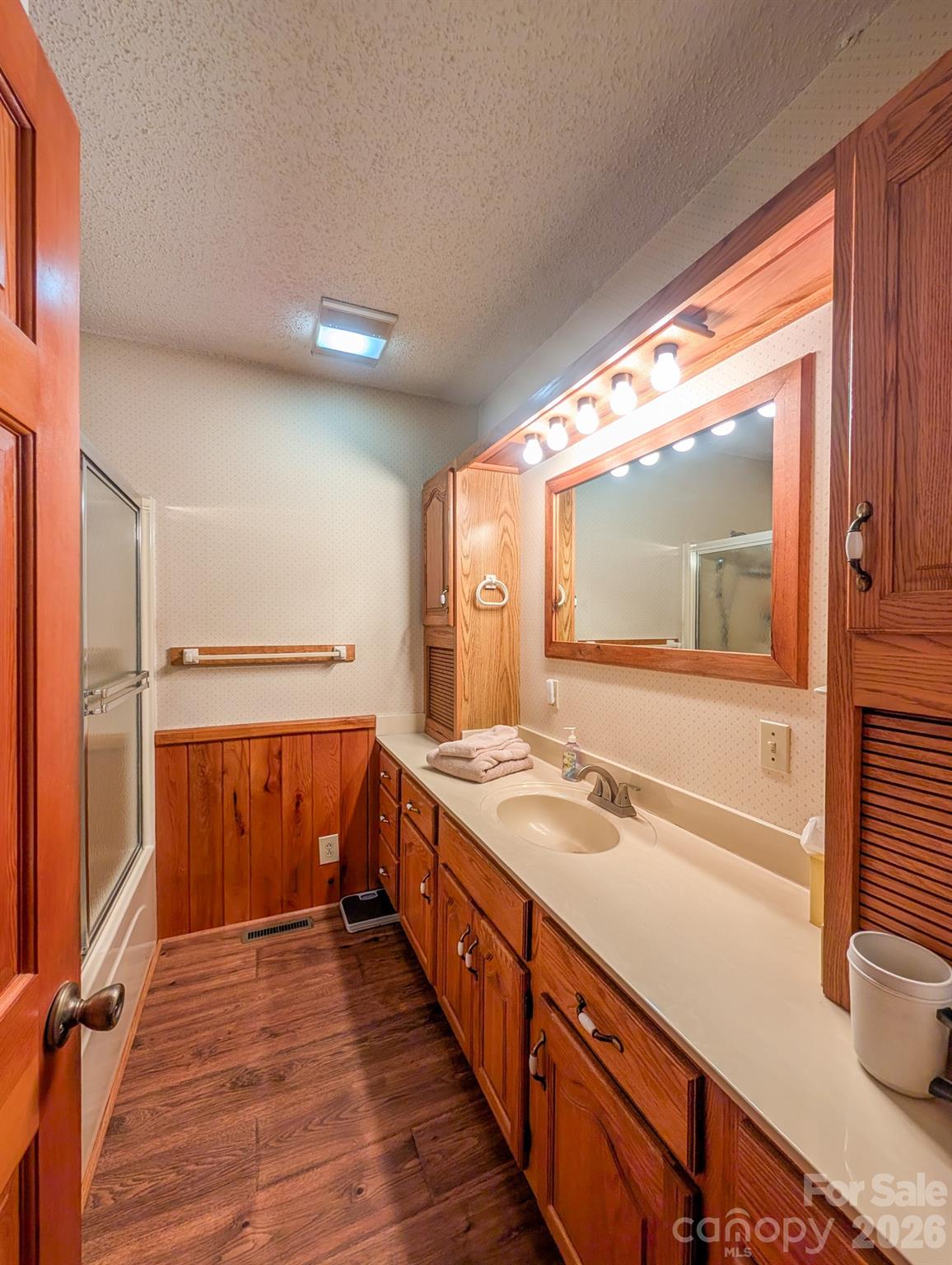 572 Pleasant Valley Road — Burnsville