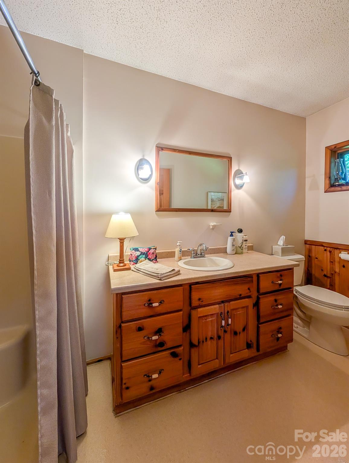 572 Pleasant Valley Road — Burnsville