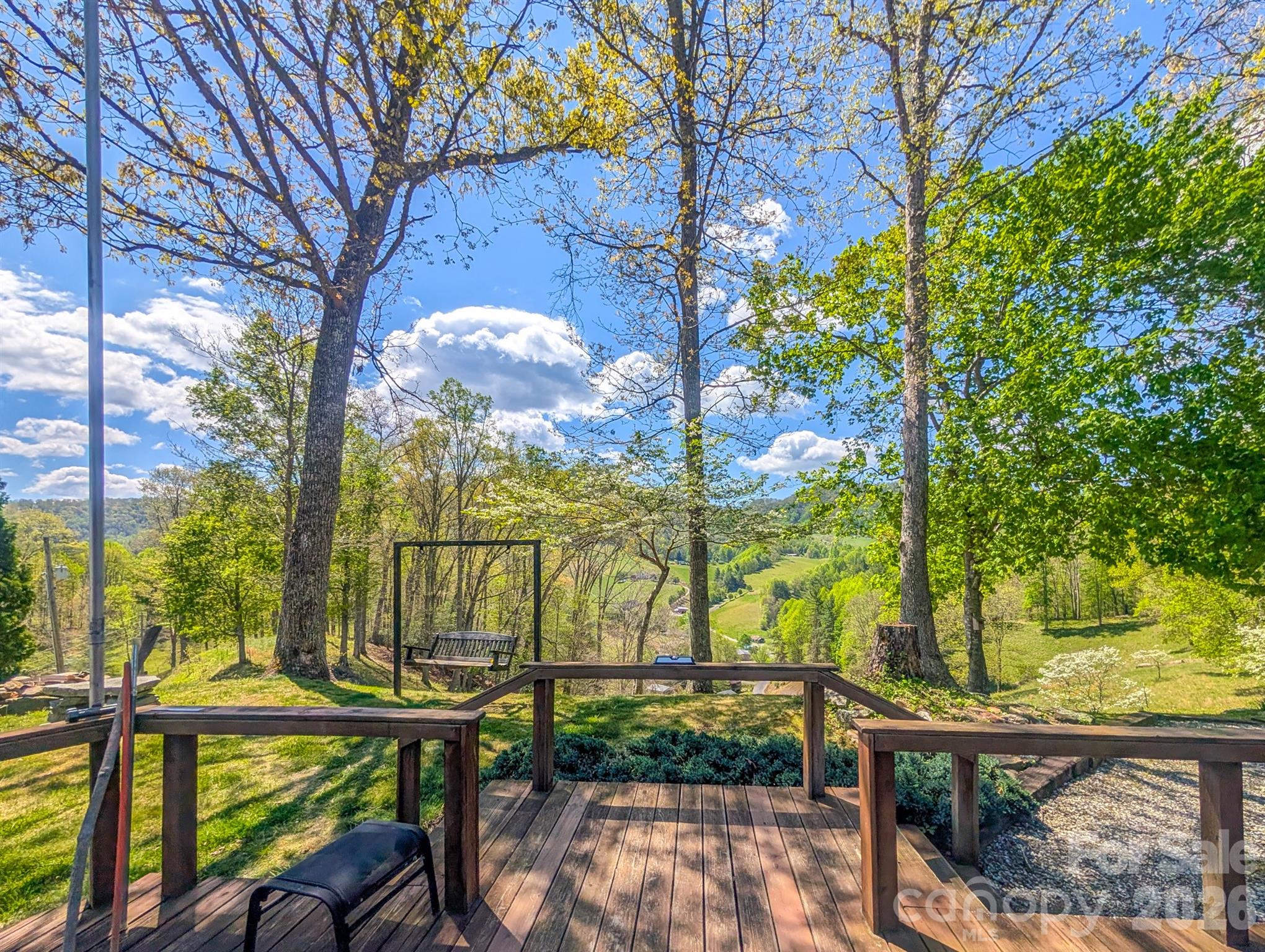 572 Pleasant Valley Road — Burnsville