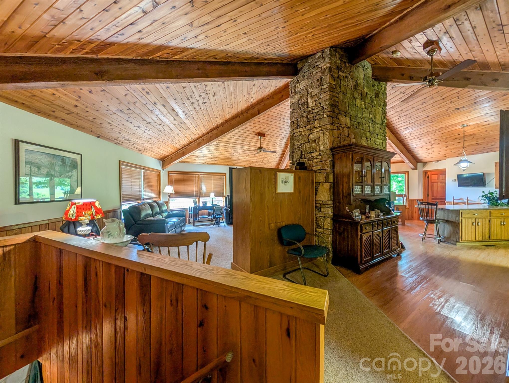 572 Pleasant Valley Road — Burnsville