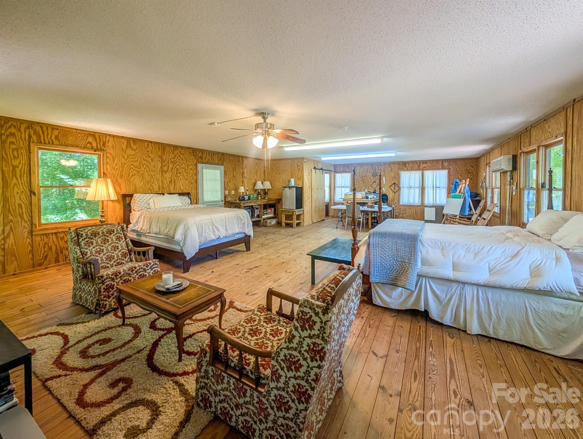 572 Pleasant Valley Road — Burnsville
