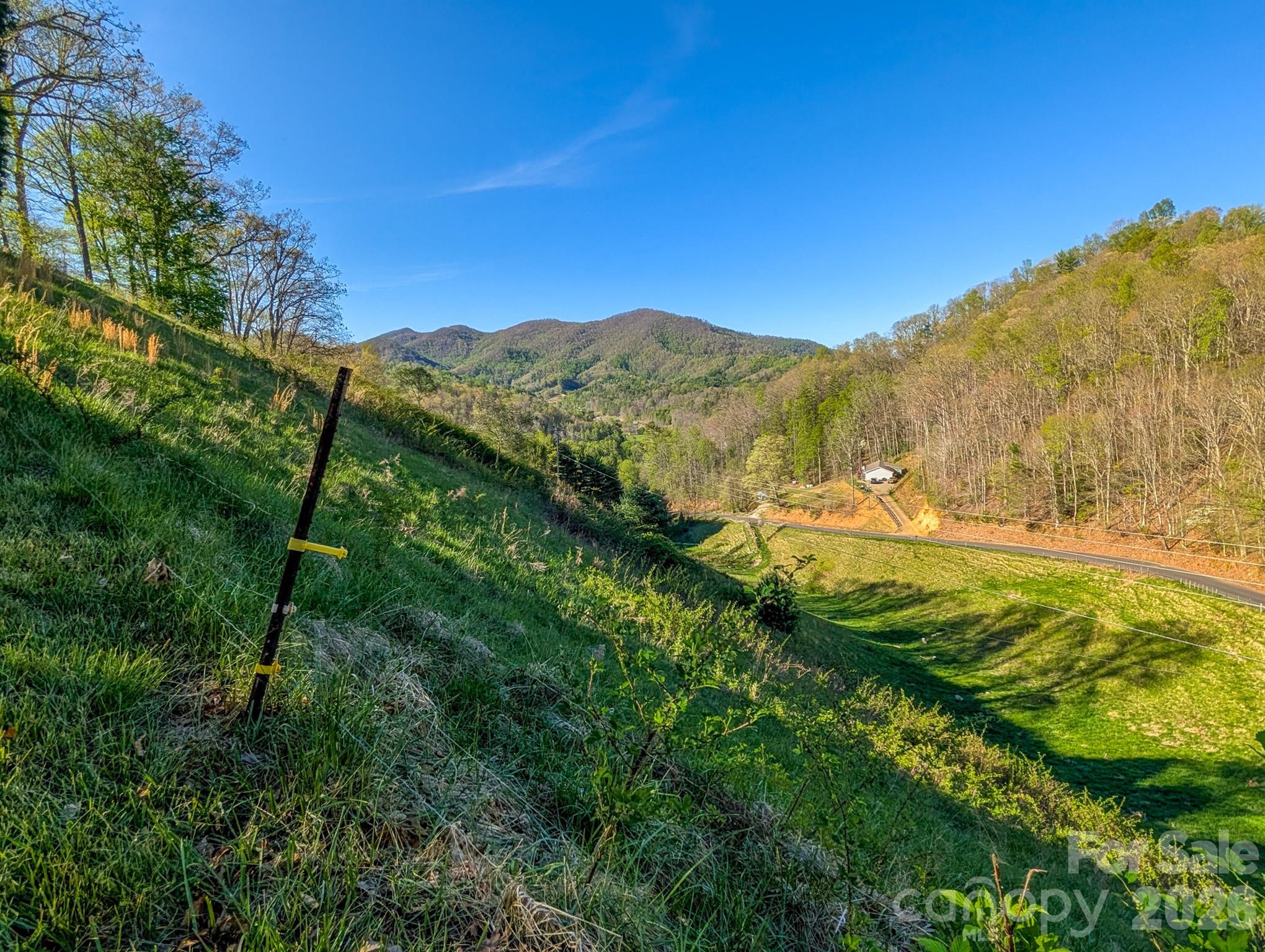 572 Pleasant Valley Road — Burnsville