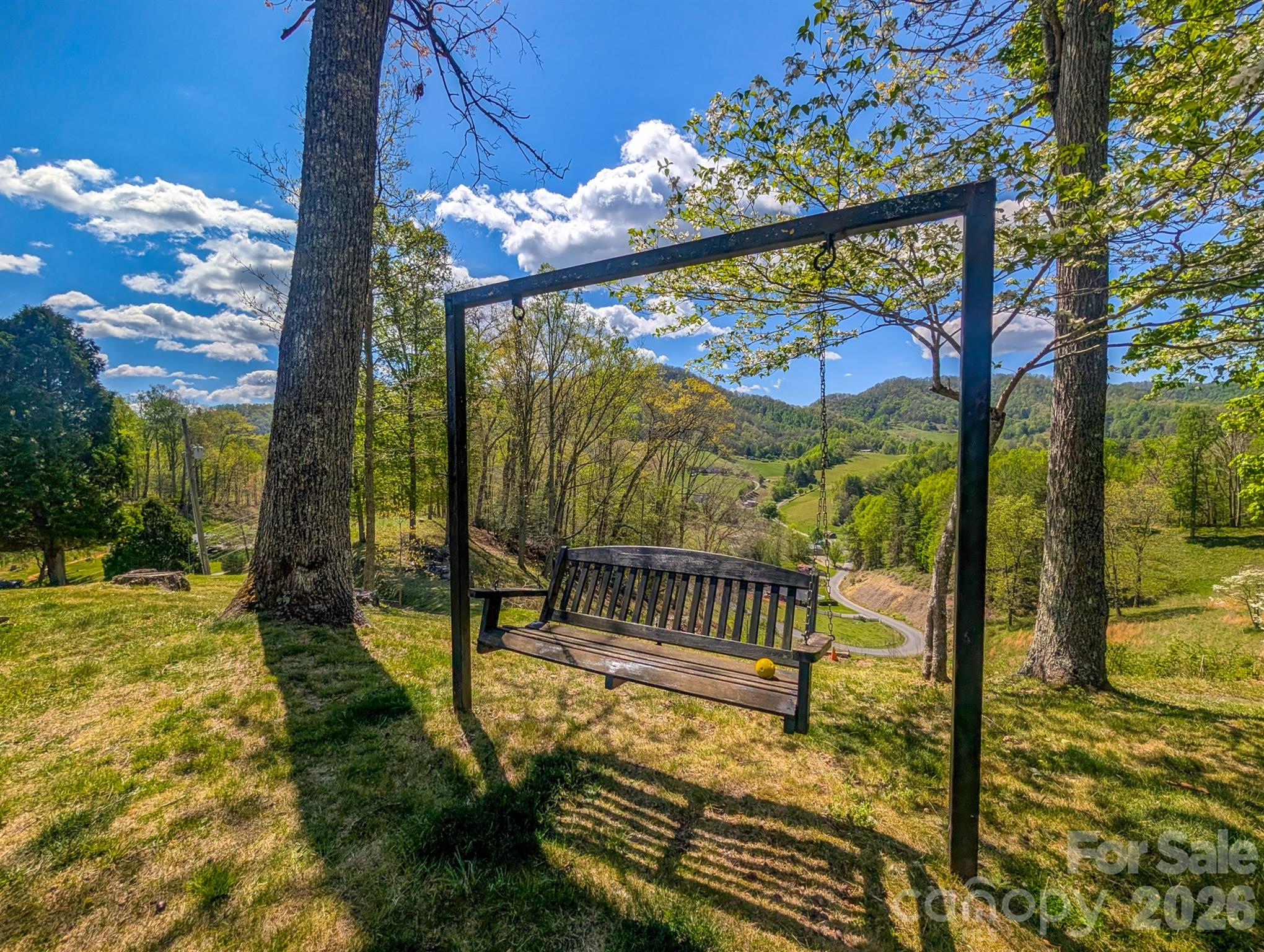 572 Pleasant Valley Road — Burnsville