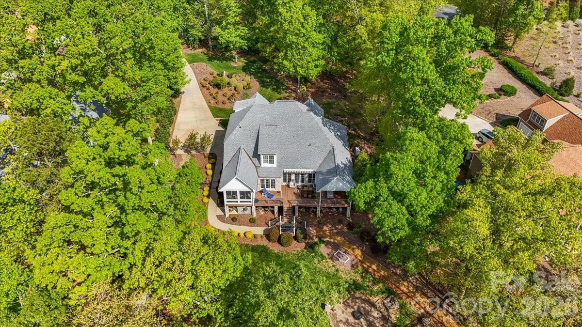 135 Harbor Drive W — Lexington