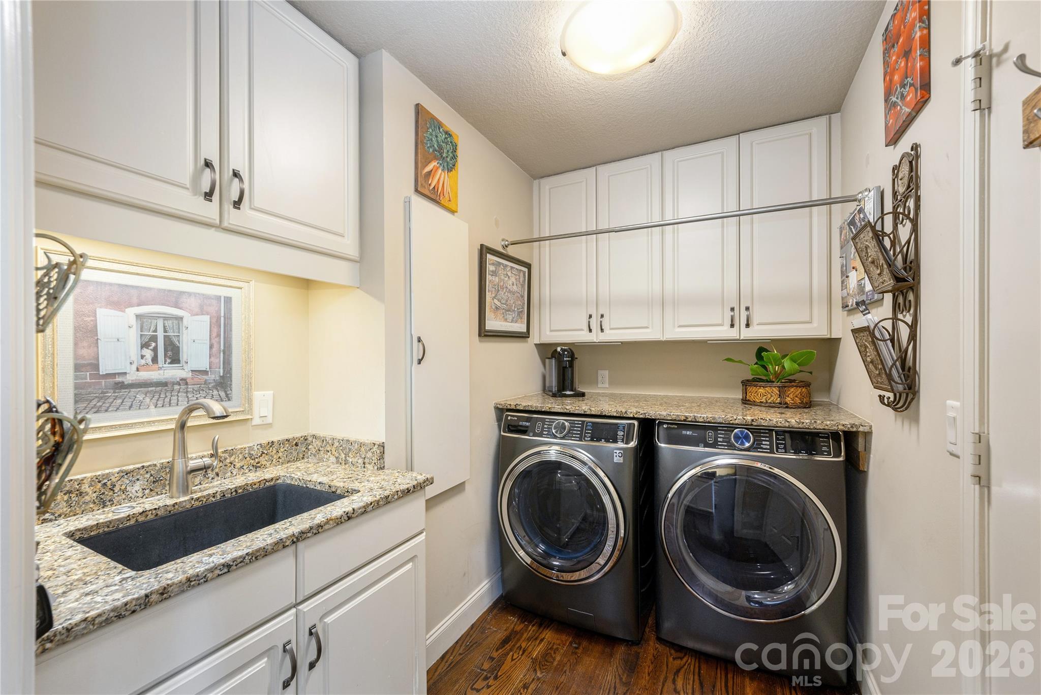 508 Cobblestone Lane — Flat Rock