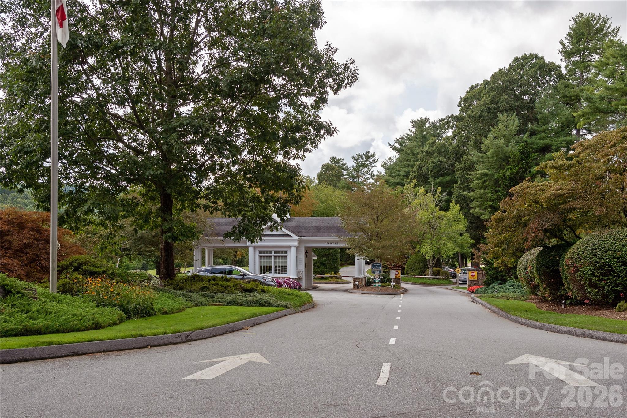 508 Cobblestone Lane — Flat Rock