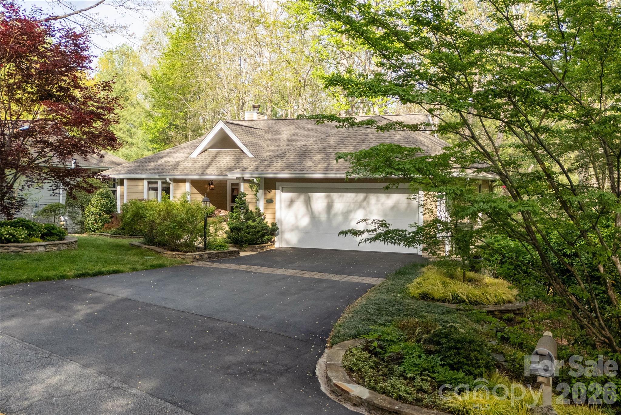 508 Cobblestone Lane — Flat Rock