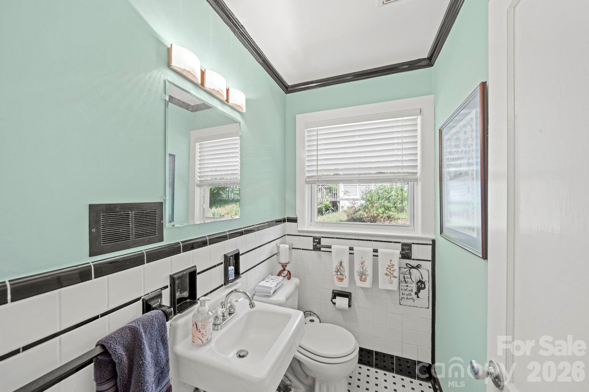 421 Tywood Street NE — Lenoir