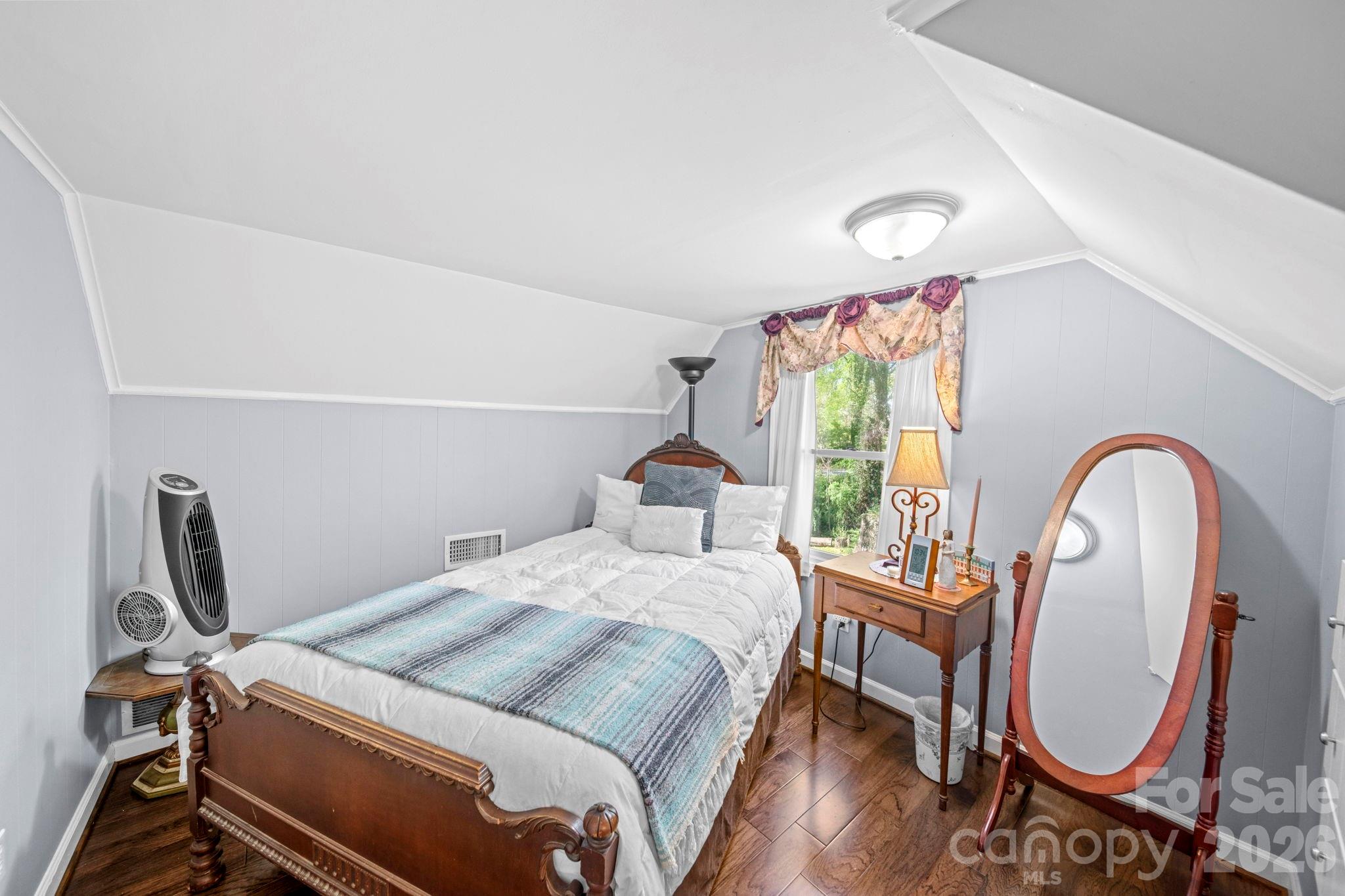 421 Tywood Street NE — Lenoir