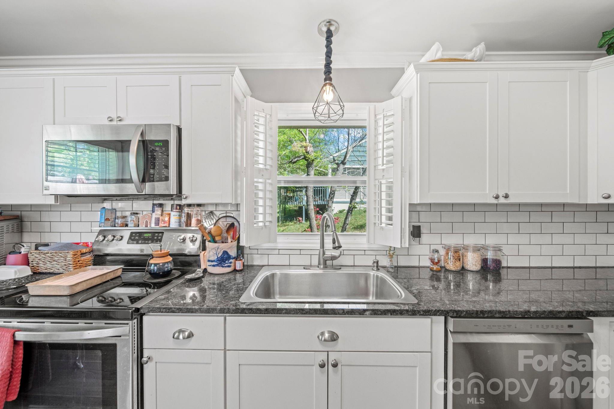 421 Tywood Street NE — Lenoir