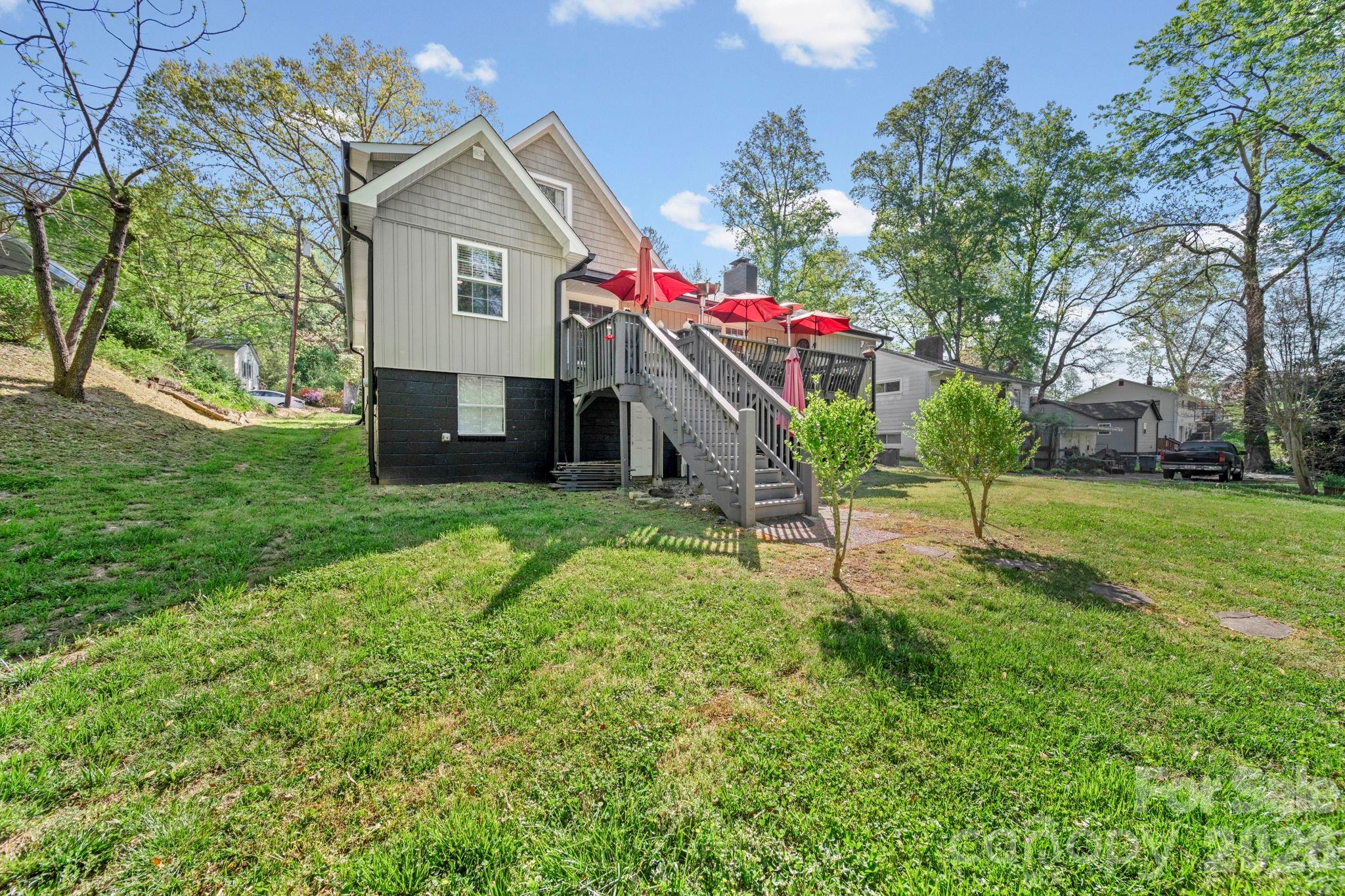 421 Tywood Street NE — Lenoir