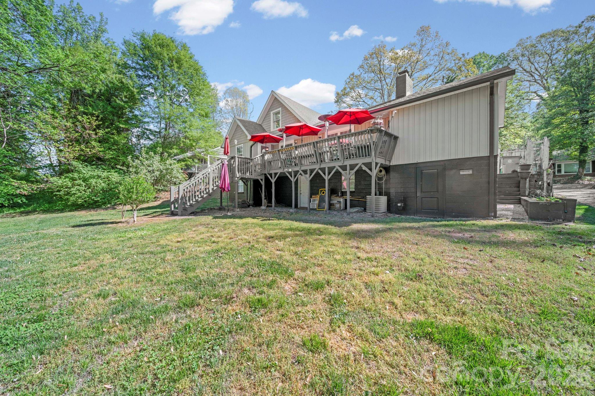 421 Tywood Street NE — Lenoir