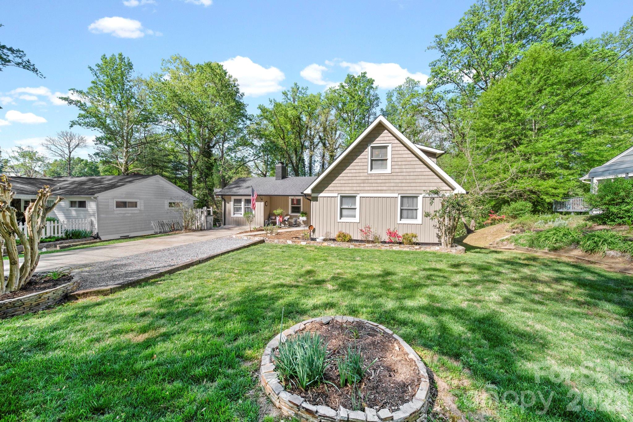 421 Tywood Street NE — Lenoir