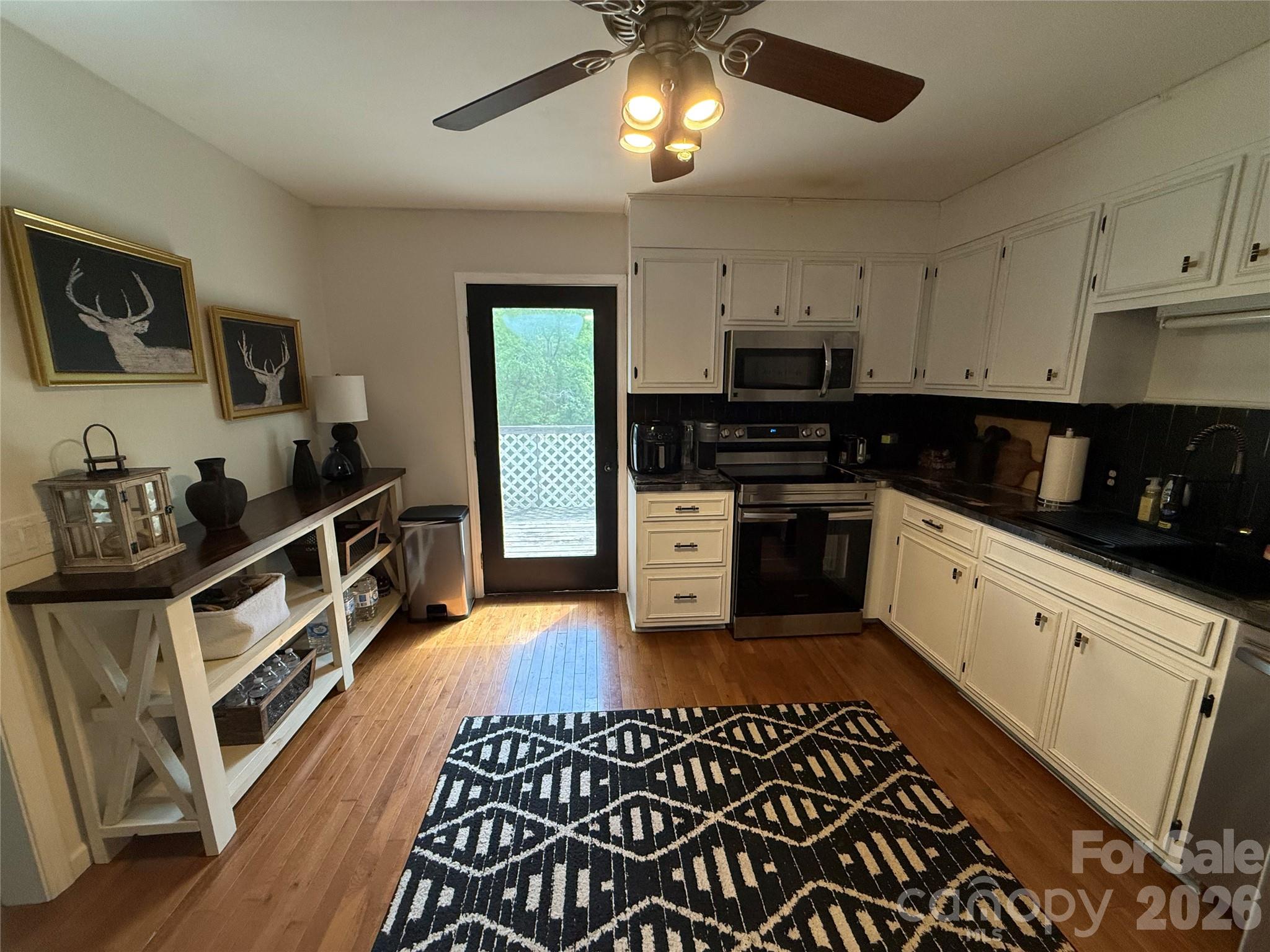 2922 Lovie Lane — Hudson