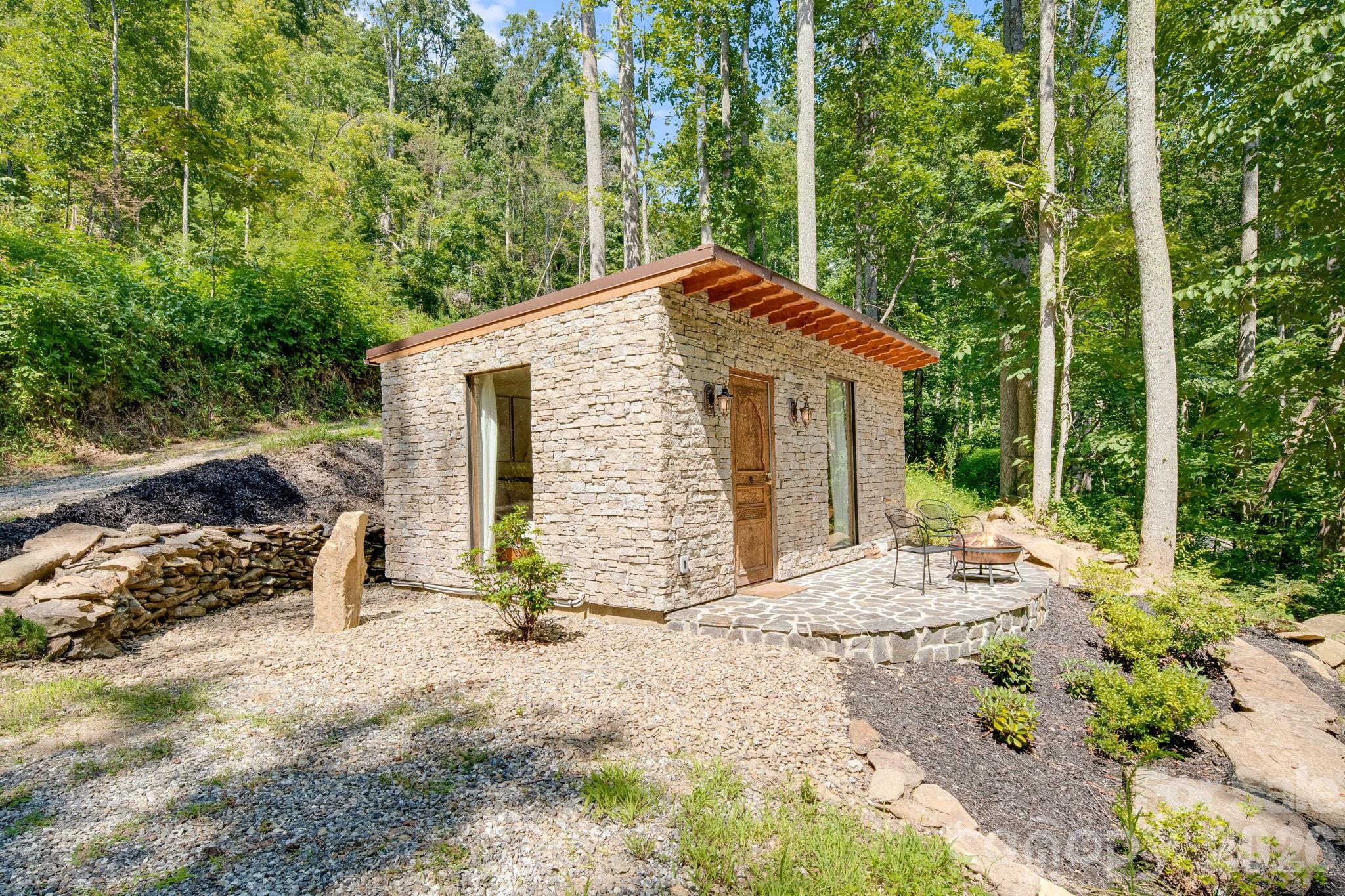 44 Azura Gdns None — Weaverville