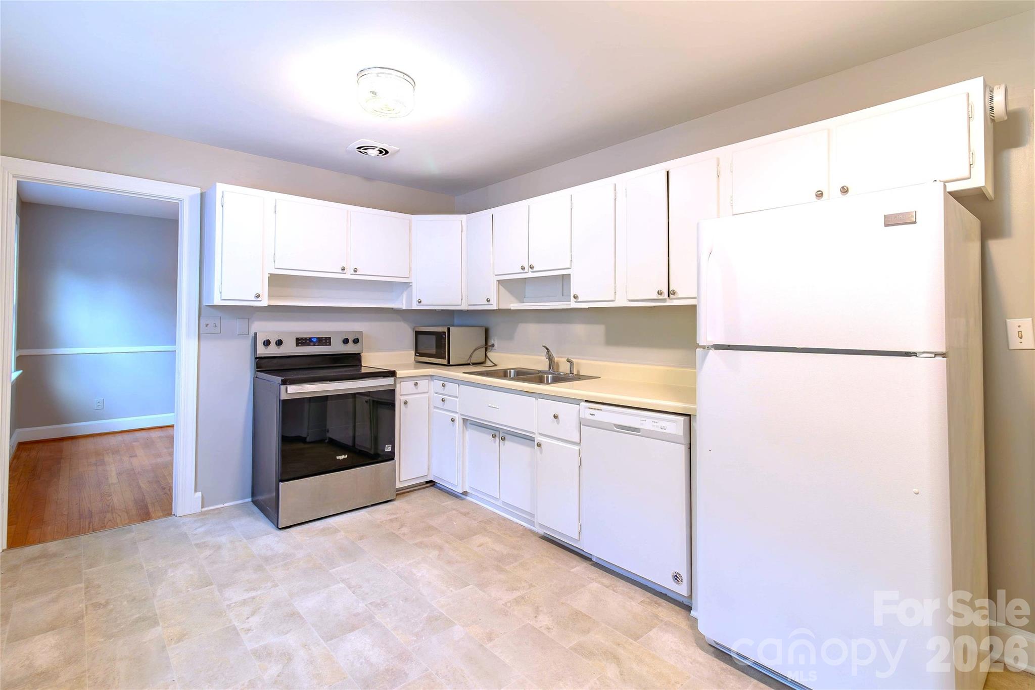 3428 Wade Avenue — Raleigh