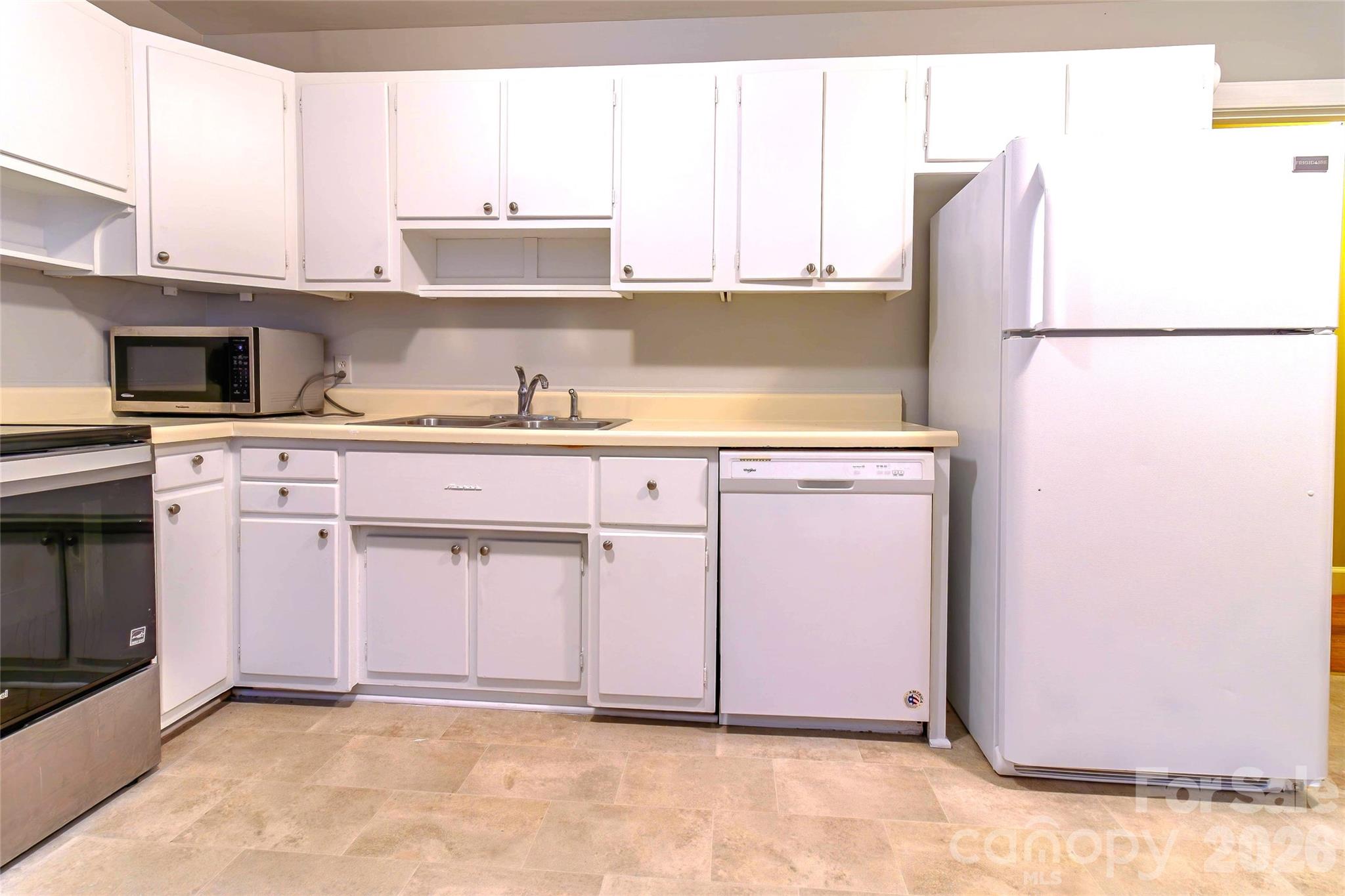 3428 Wade Avenue — Raleigh