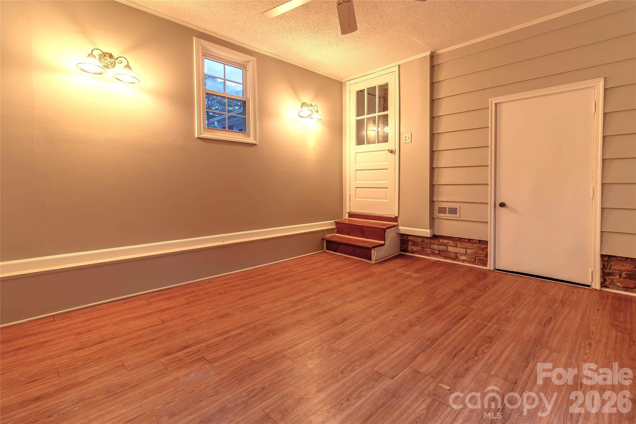 3428 Wade Avenue — Raleigh
