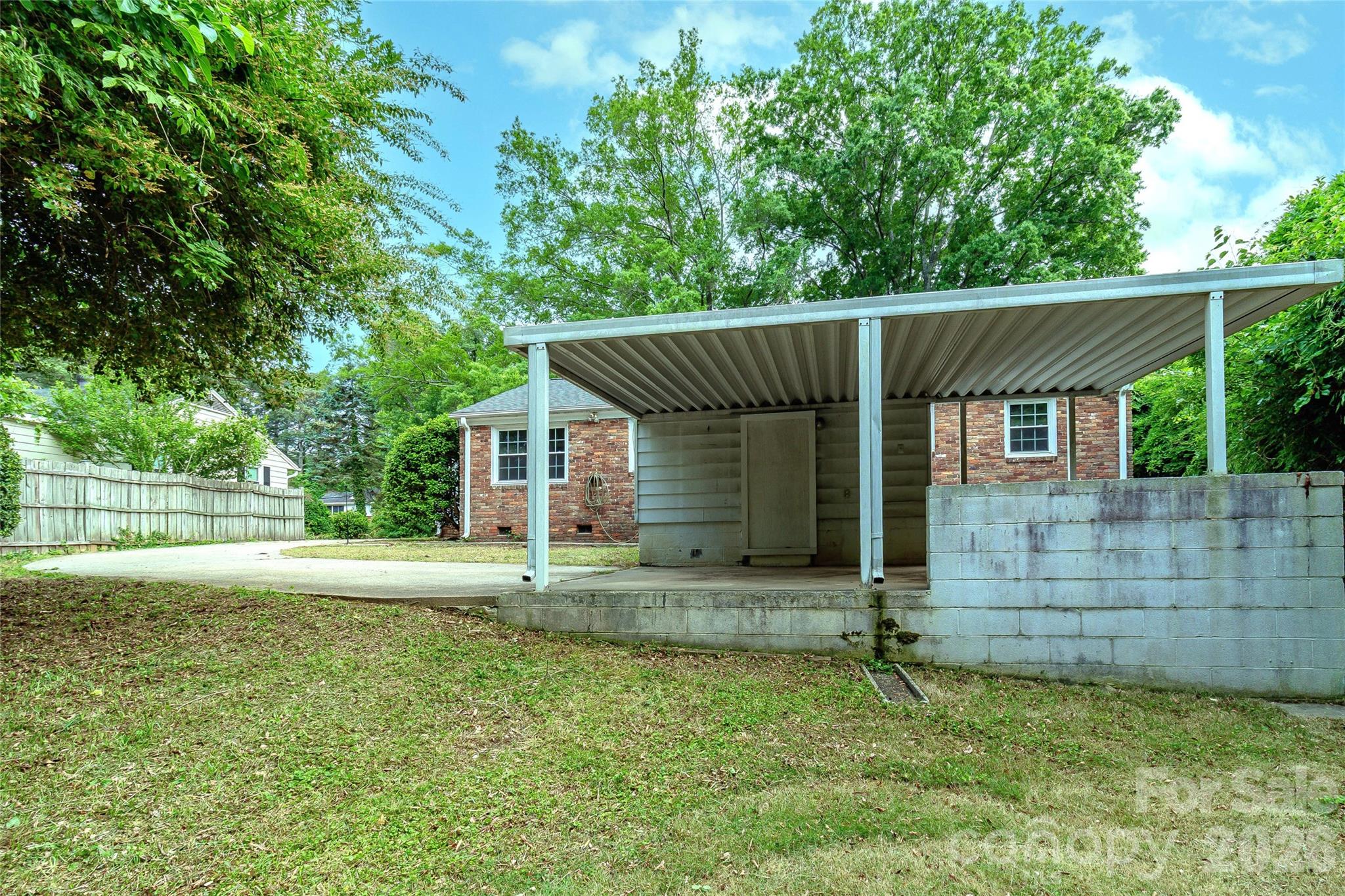 3428 Wade Avenue — Raleigh