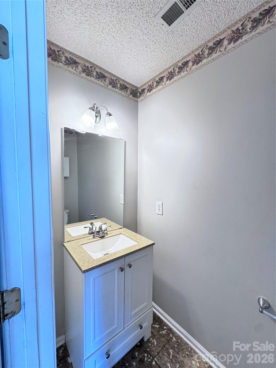 6528 Forest Cross Drive — Charlotte