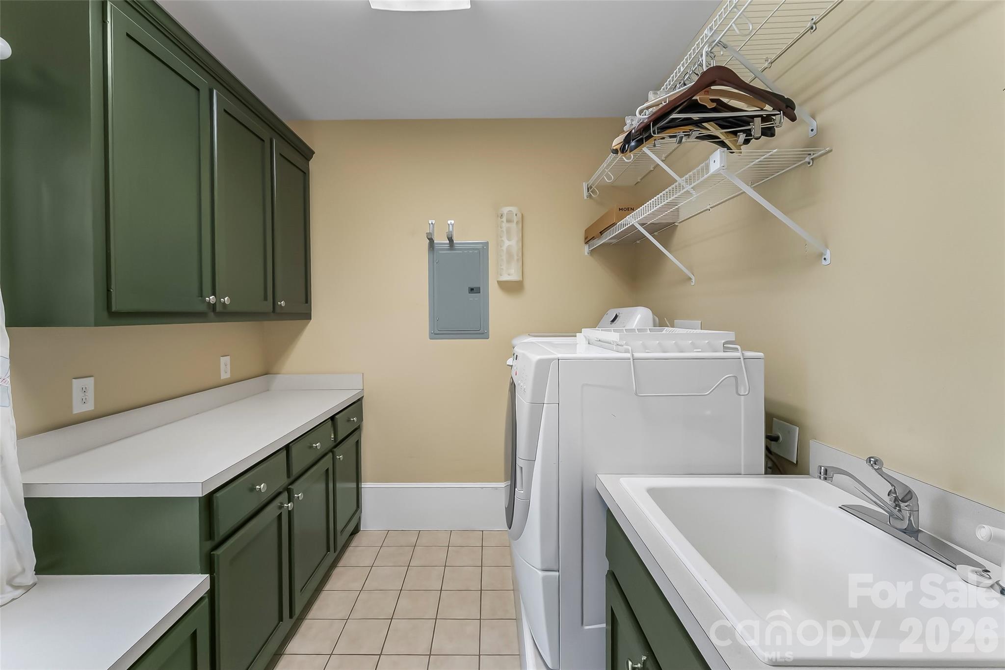115 Riverside Court — Morganton