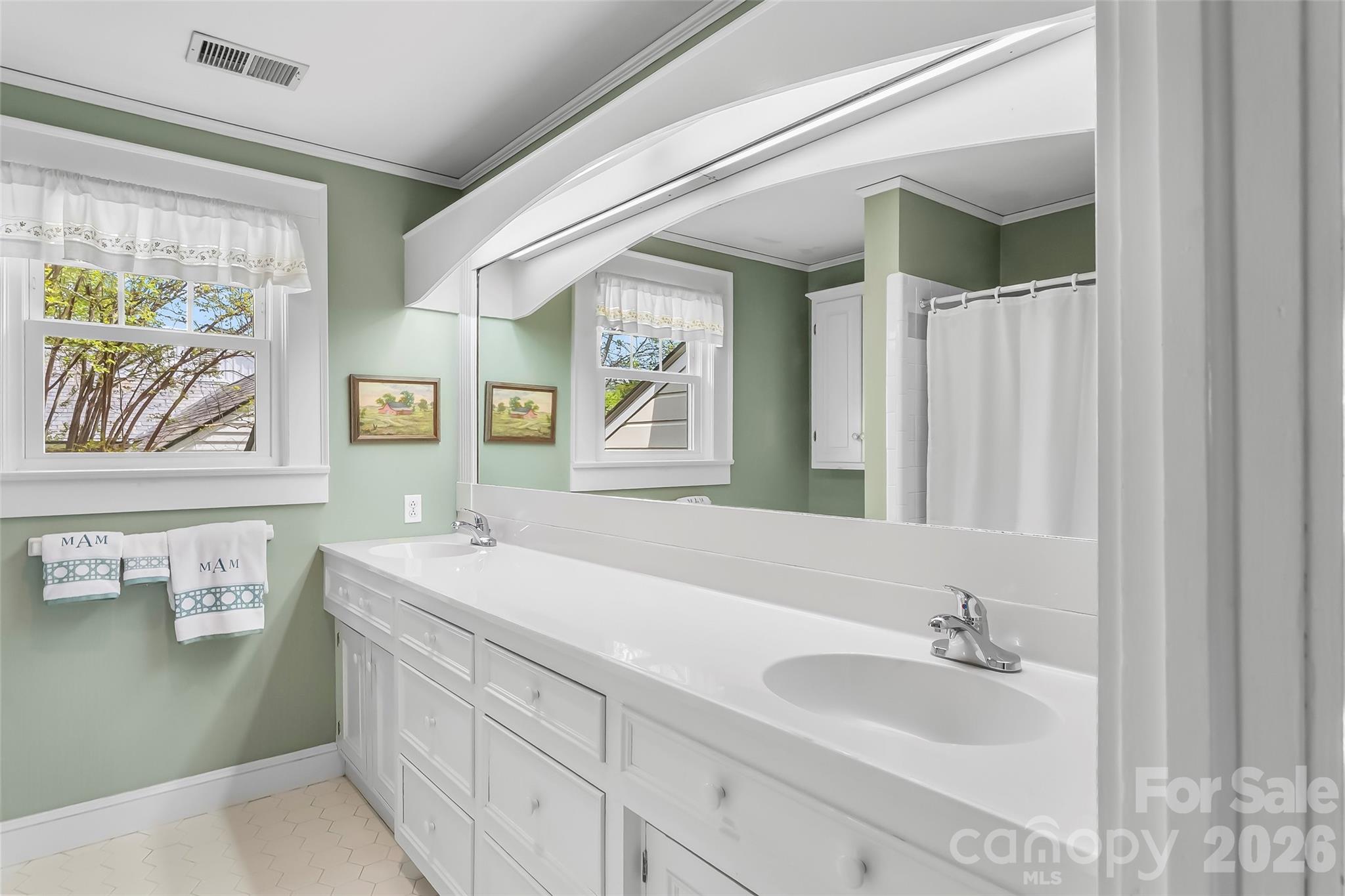 115 Riverside Court — Morganton