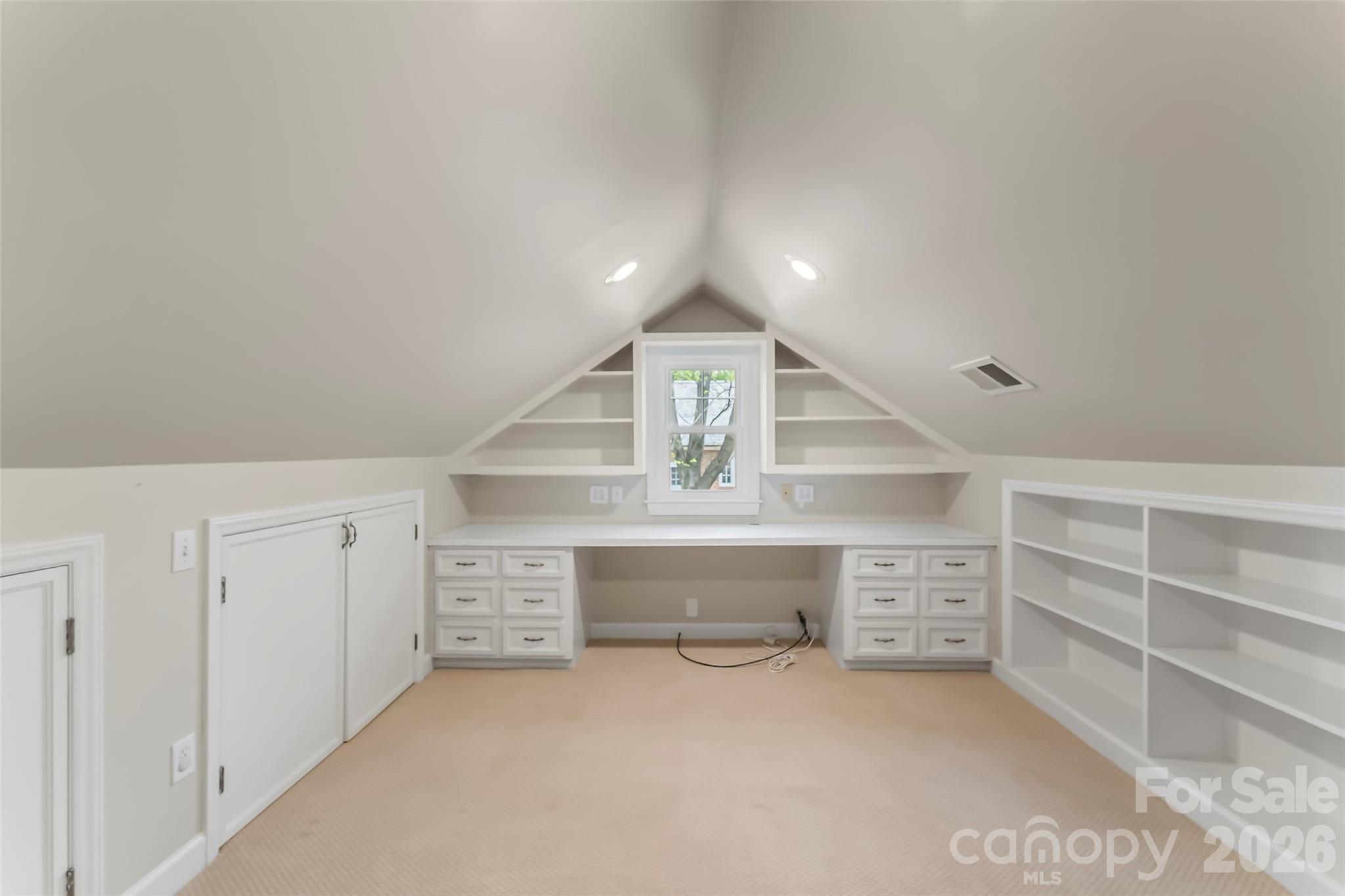 115 Riverside Court — Morganton