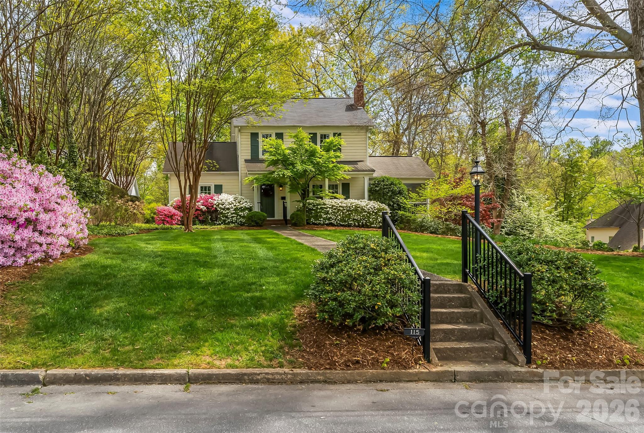 115 Riverside Court — Morganton