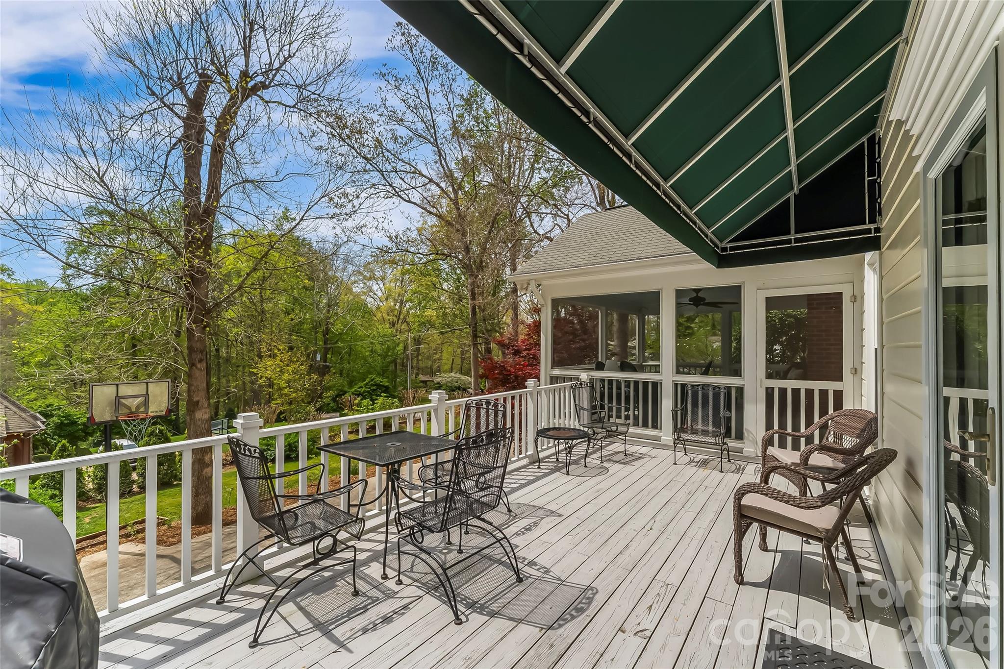 115 Riverside Court — Morganton