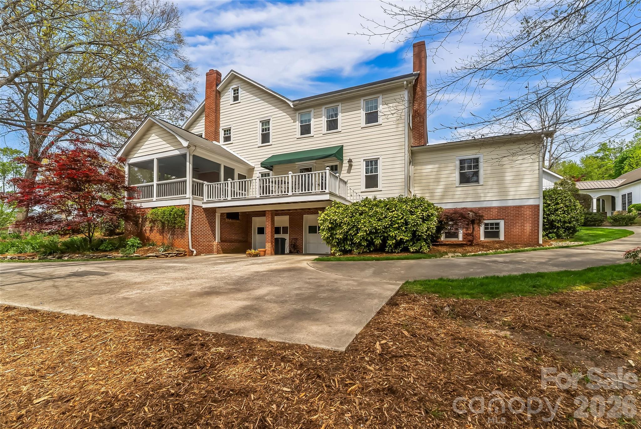 115 Riverside Court — Morganton