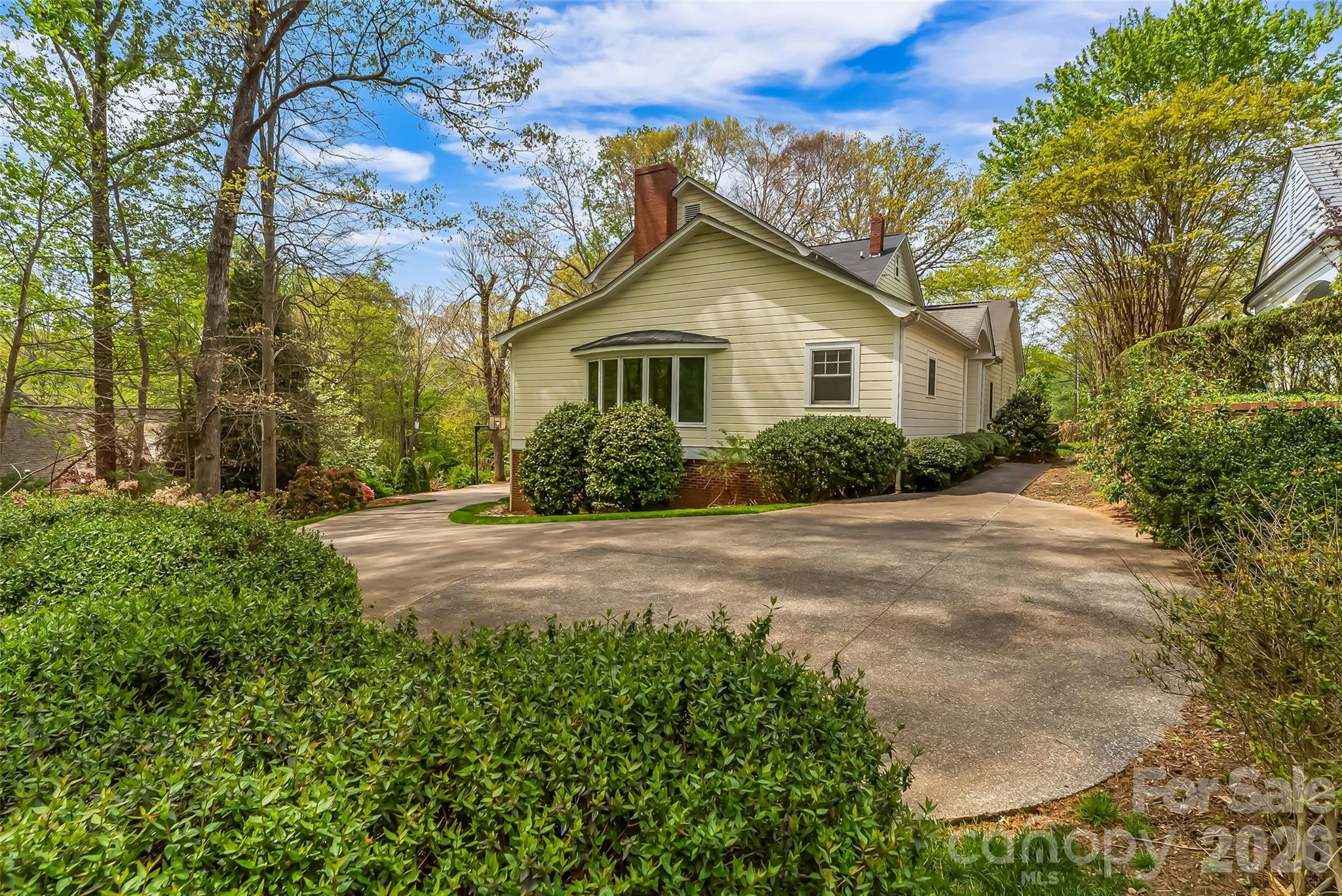 115 Riverside Court — Morganton