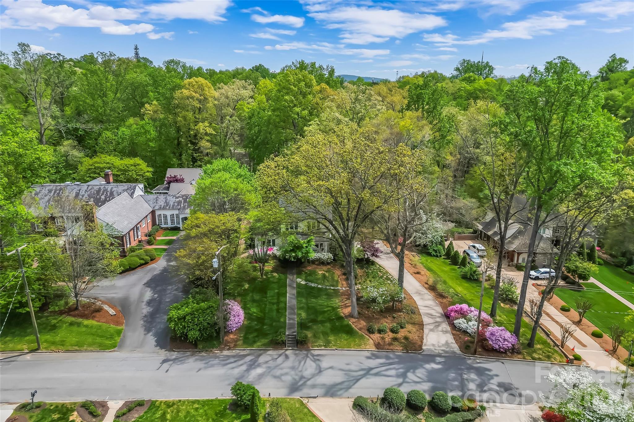 115 Riverside Court — Morganton