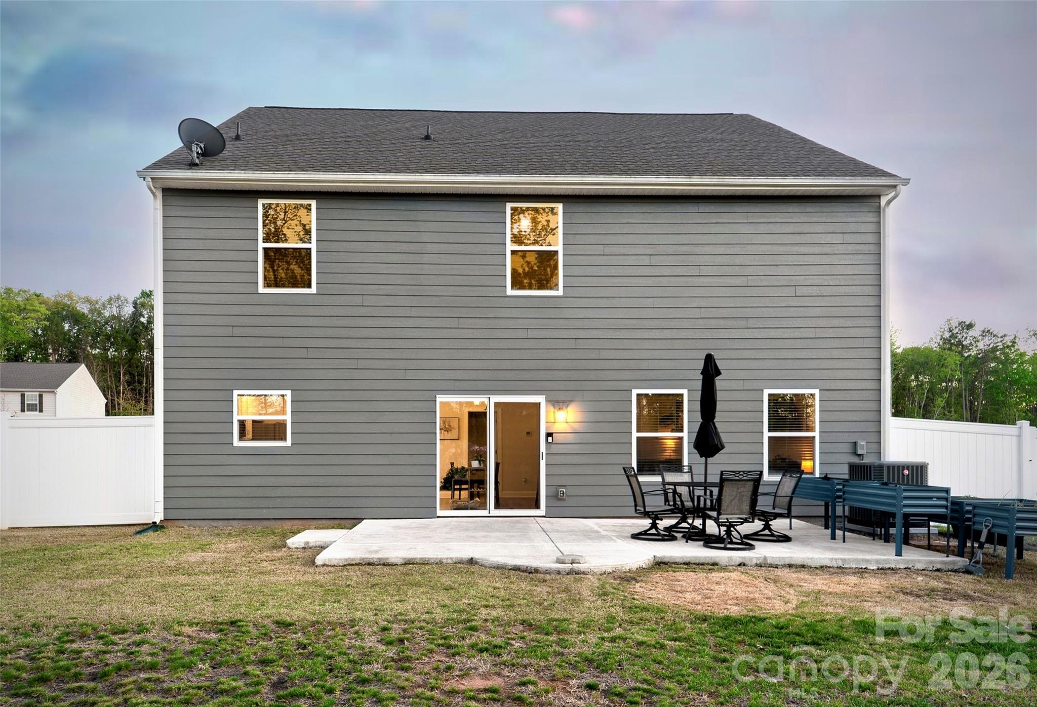 132 Tradesmen Trail — Troutman