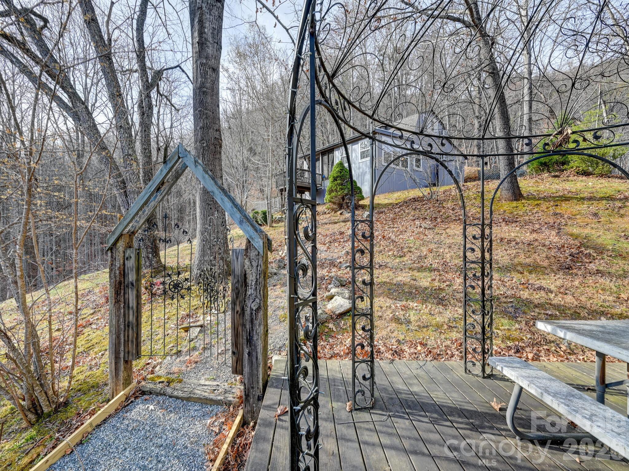 90 Davidson Gap Road — Leicester