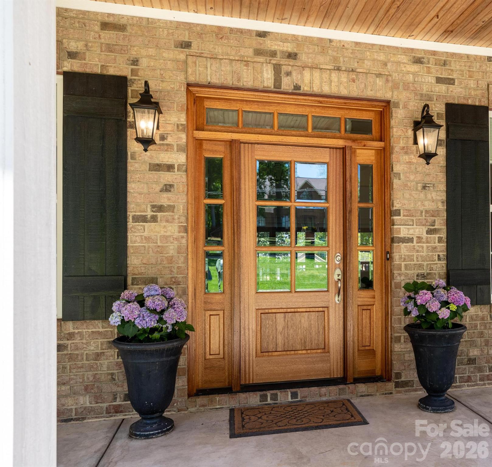 123 Lakefront Drive — Mooresville