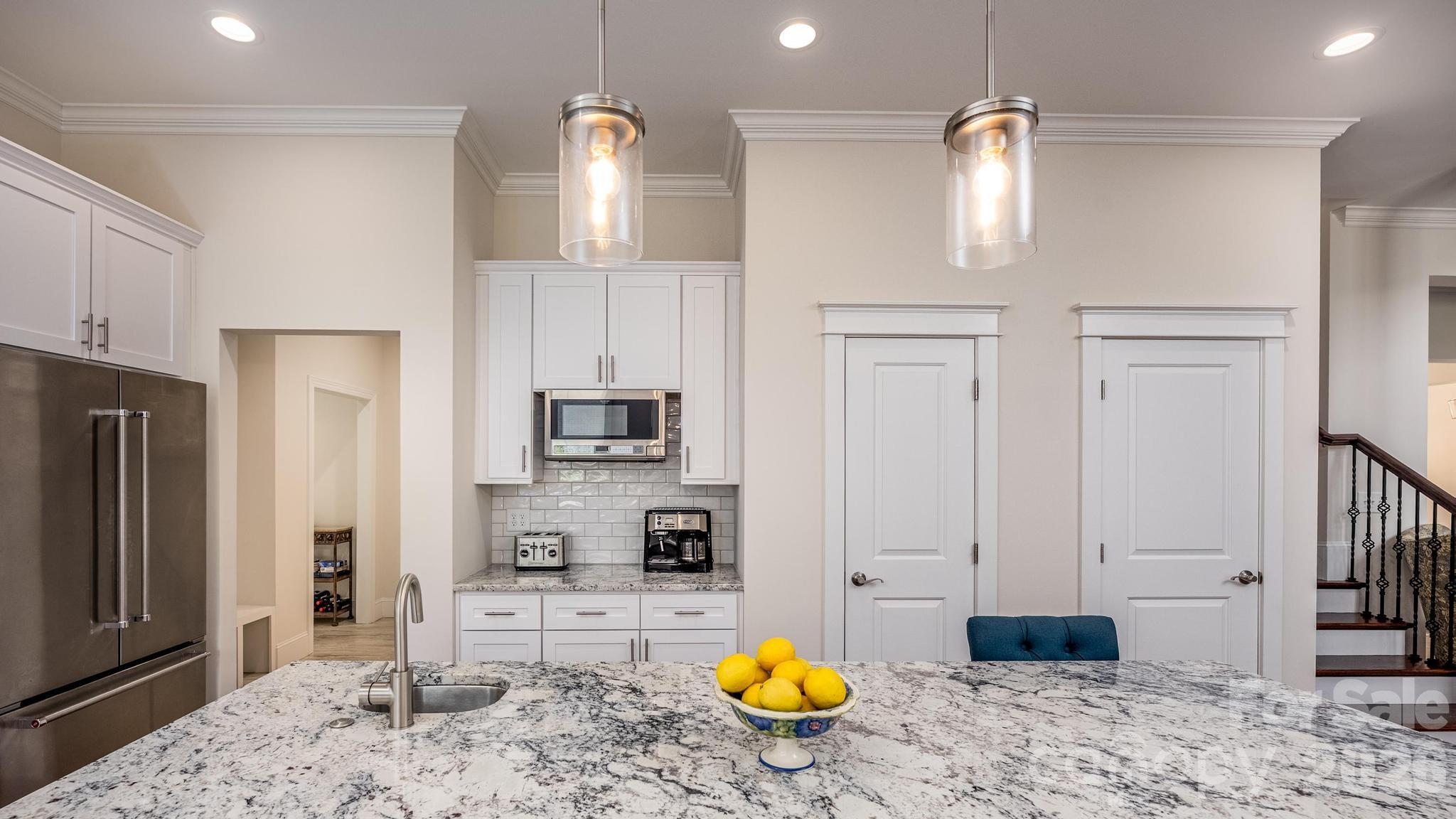 123 Lakefront Drive — Mooresville