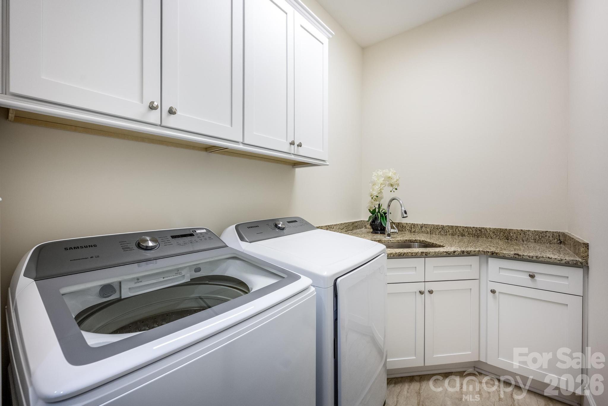 123 Lakefront Drive — Mooresville
