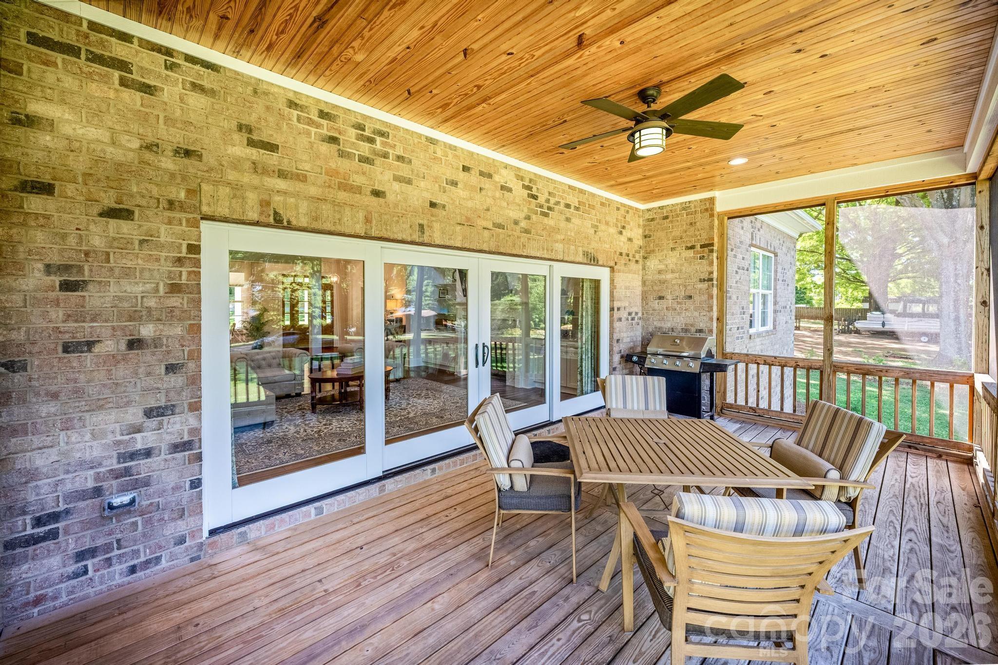 123 Lakefront Drive — Mooresville