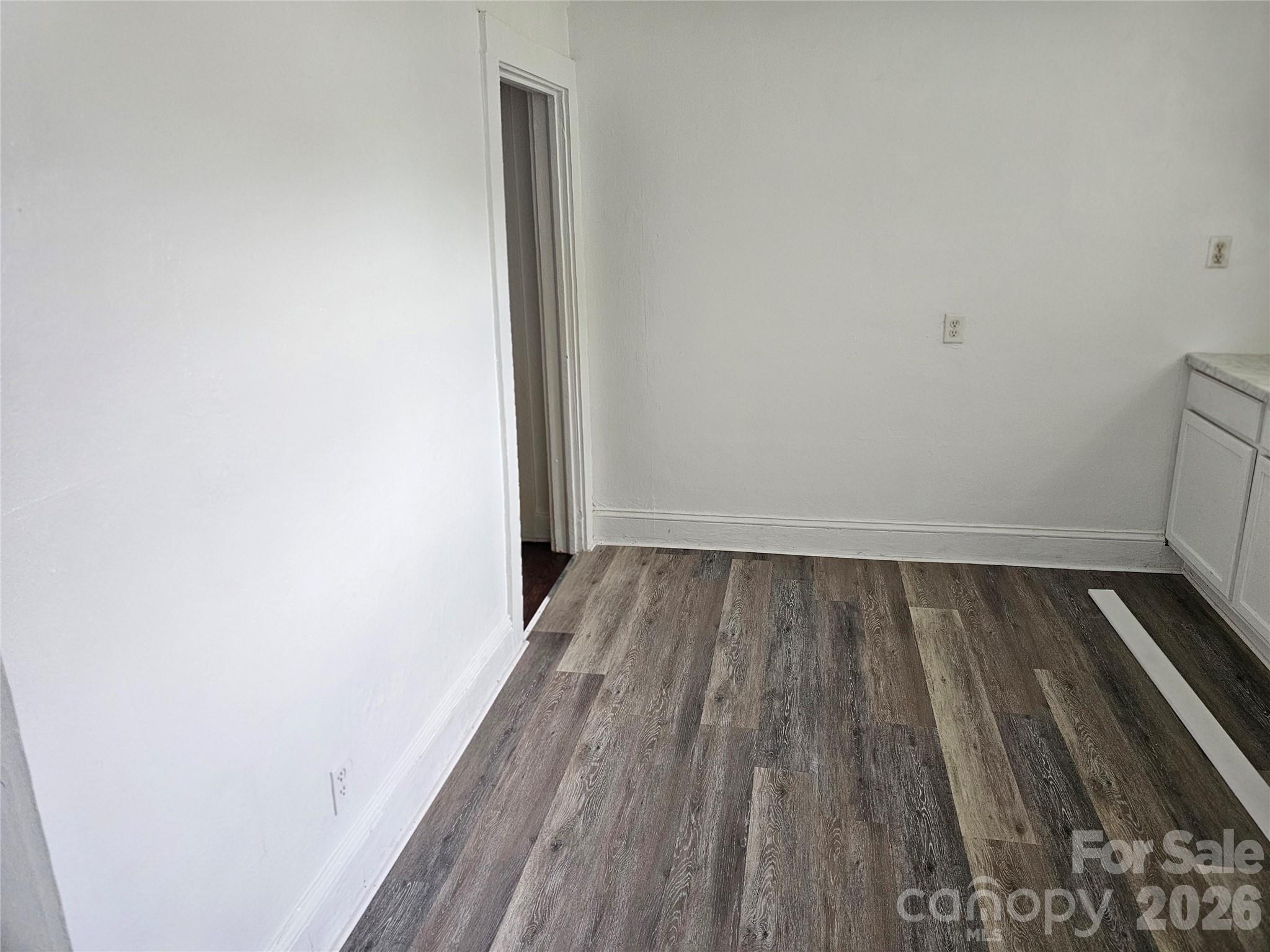 406 26th Street SW — Hickory