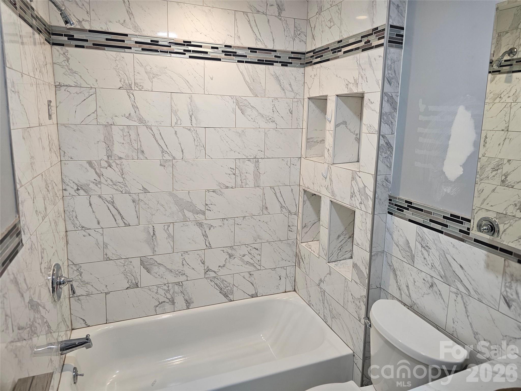 406 26th Street SW — Hickory