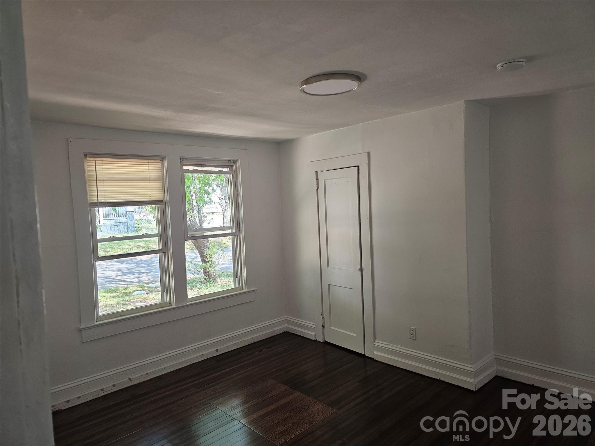 406 26th Street SW — Hickory