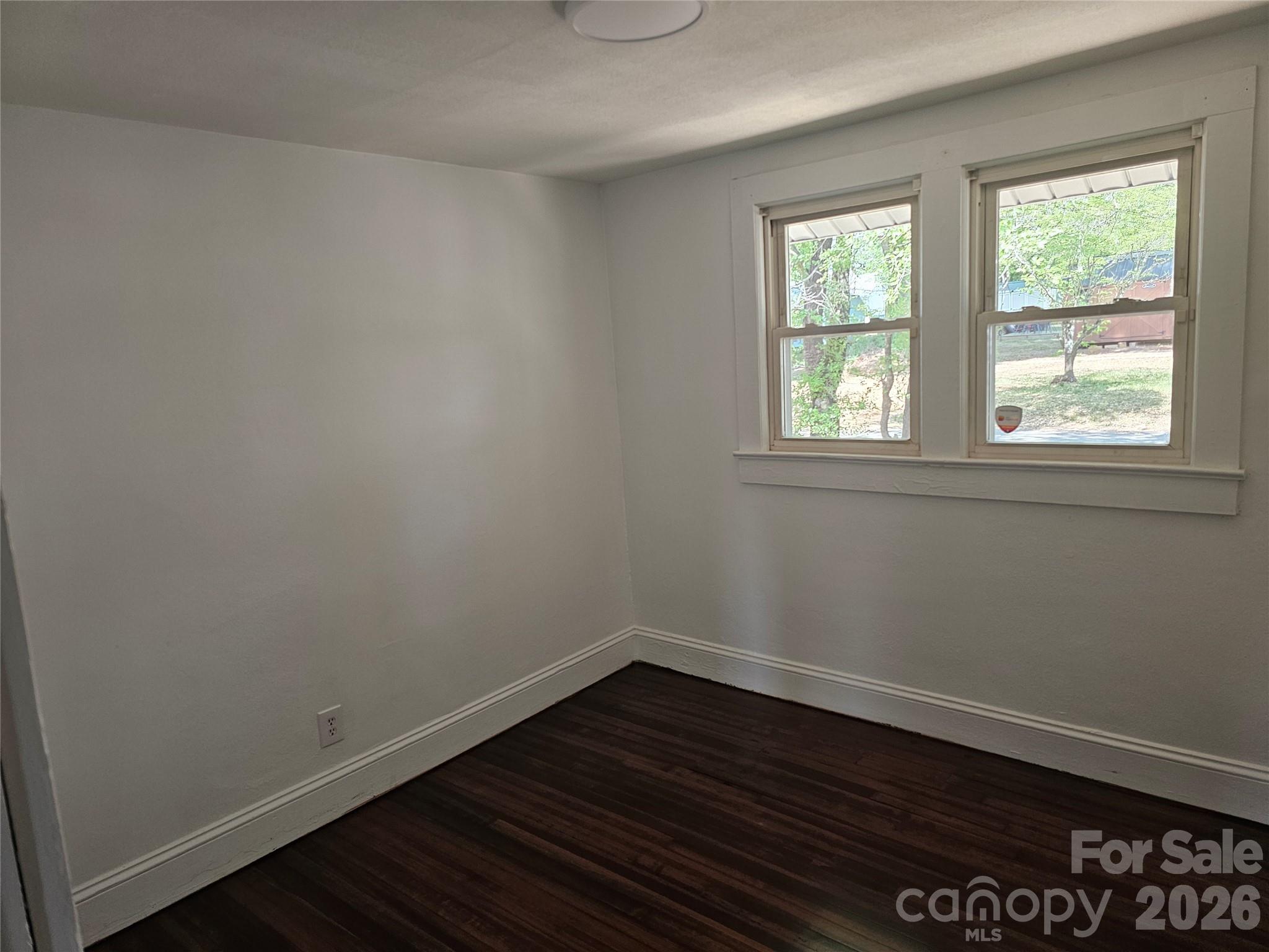 406 26th Street SW — Hickory