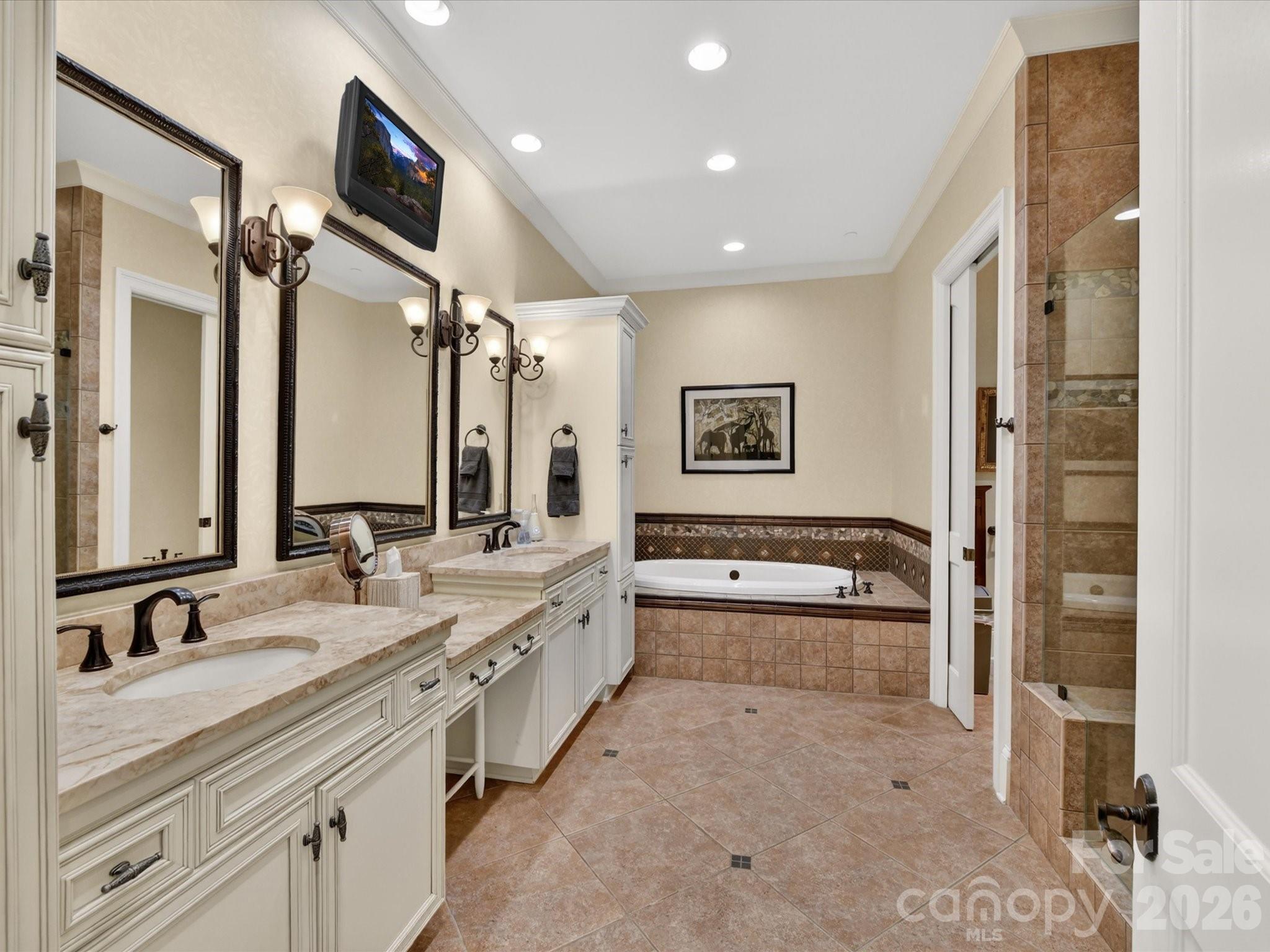 2223 Croydon Road #302 — Charlotte