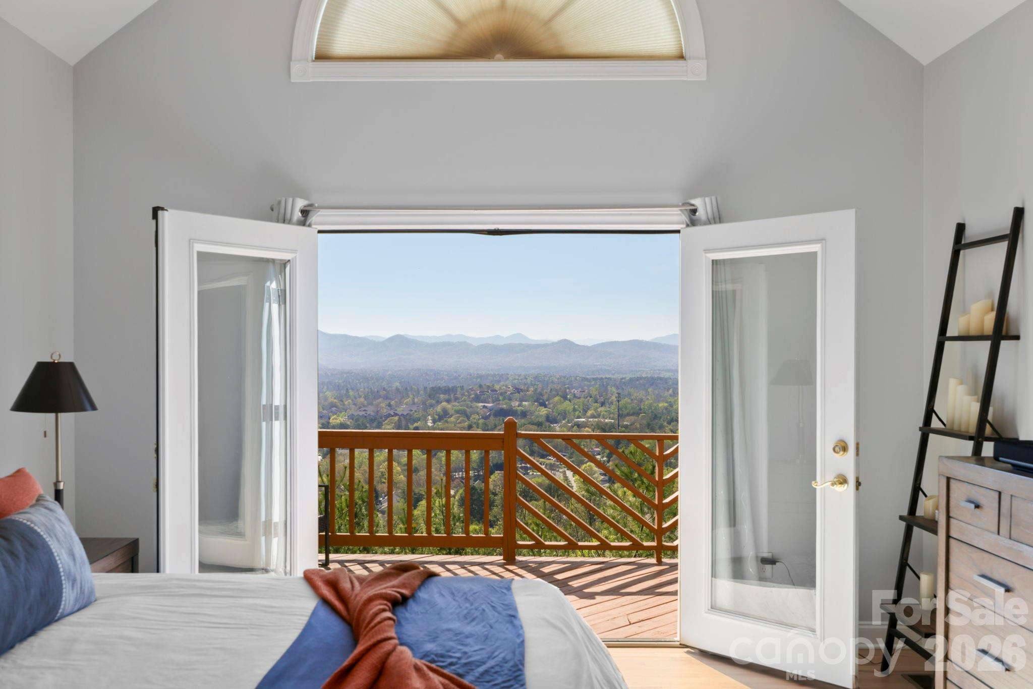 76 Distant View Drive — Asheville