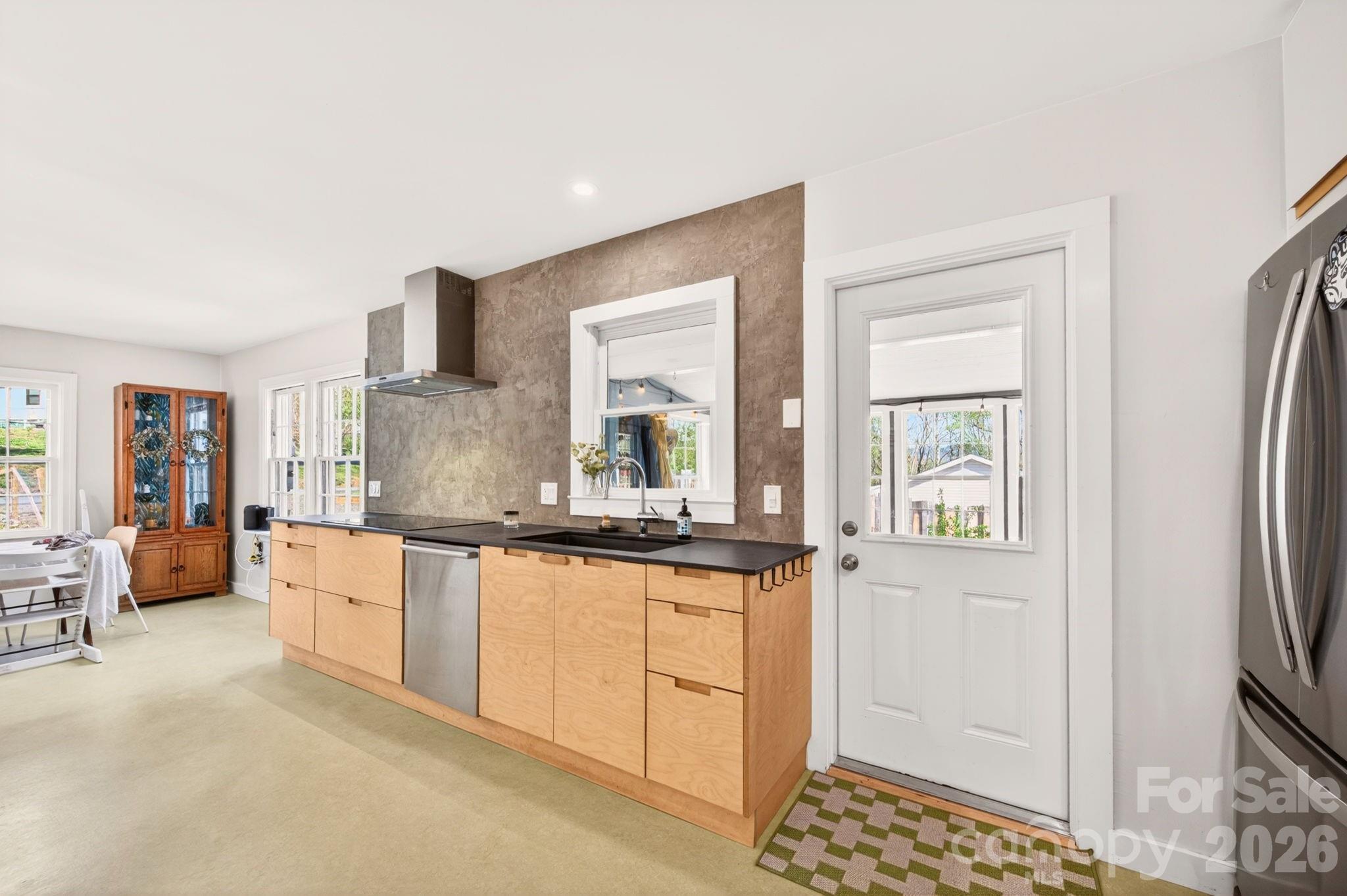 318 Stonewall Avenue — Swannanoa