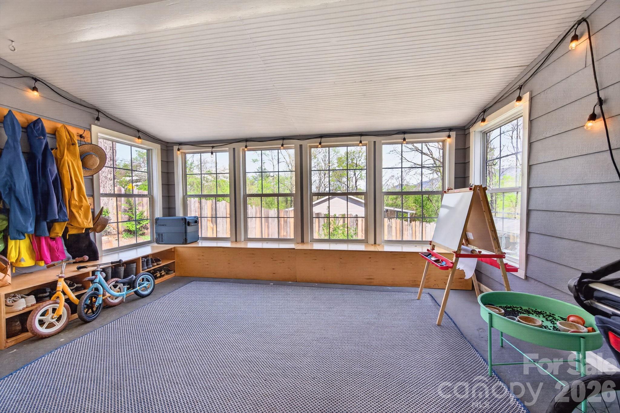 318 Stonewall Avenue — Swannanoa