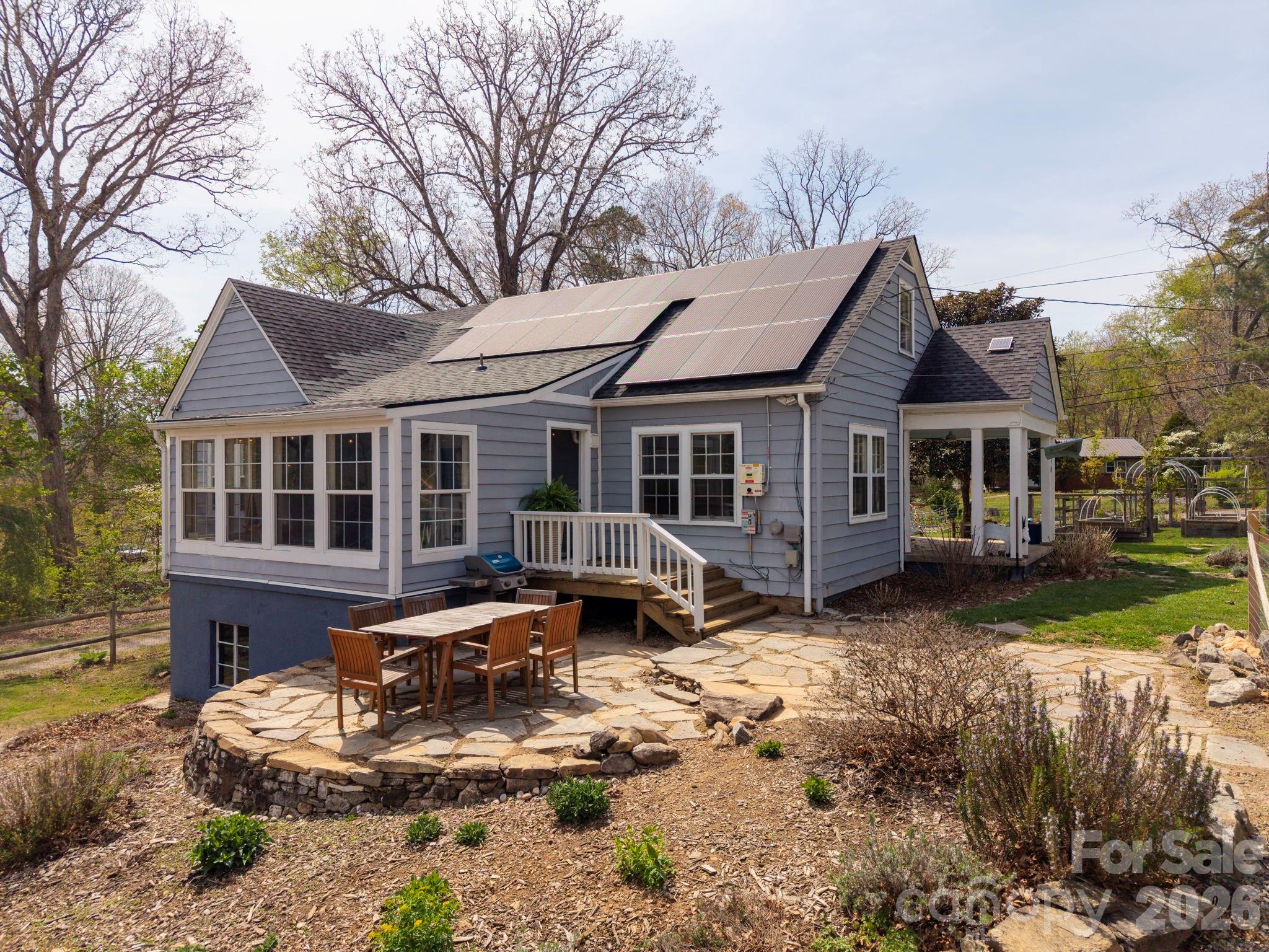 318 Stonewall Avenue — Swannanoa