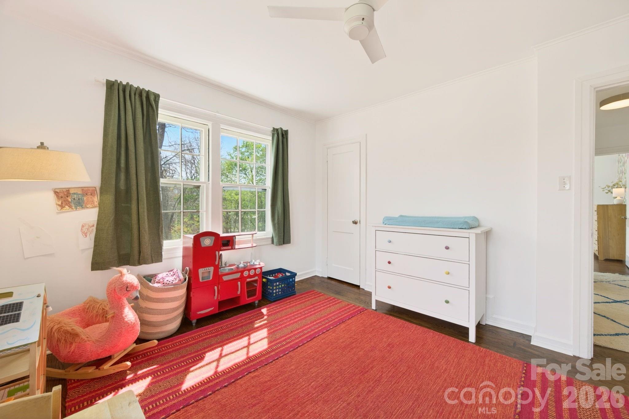 318 Stonewall Avenue — Swannanoa