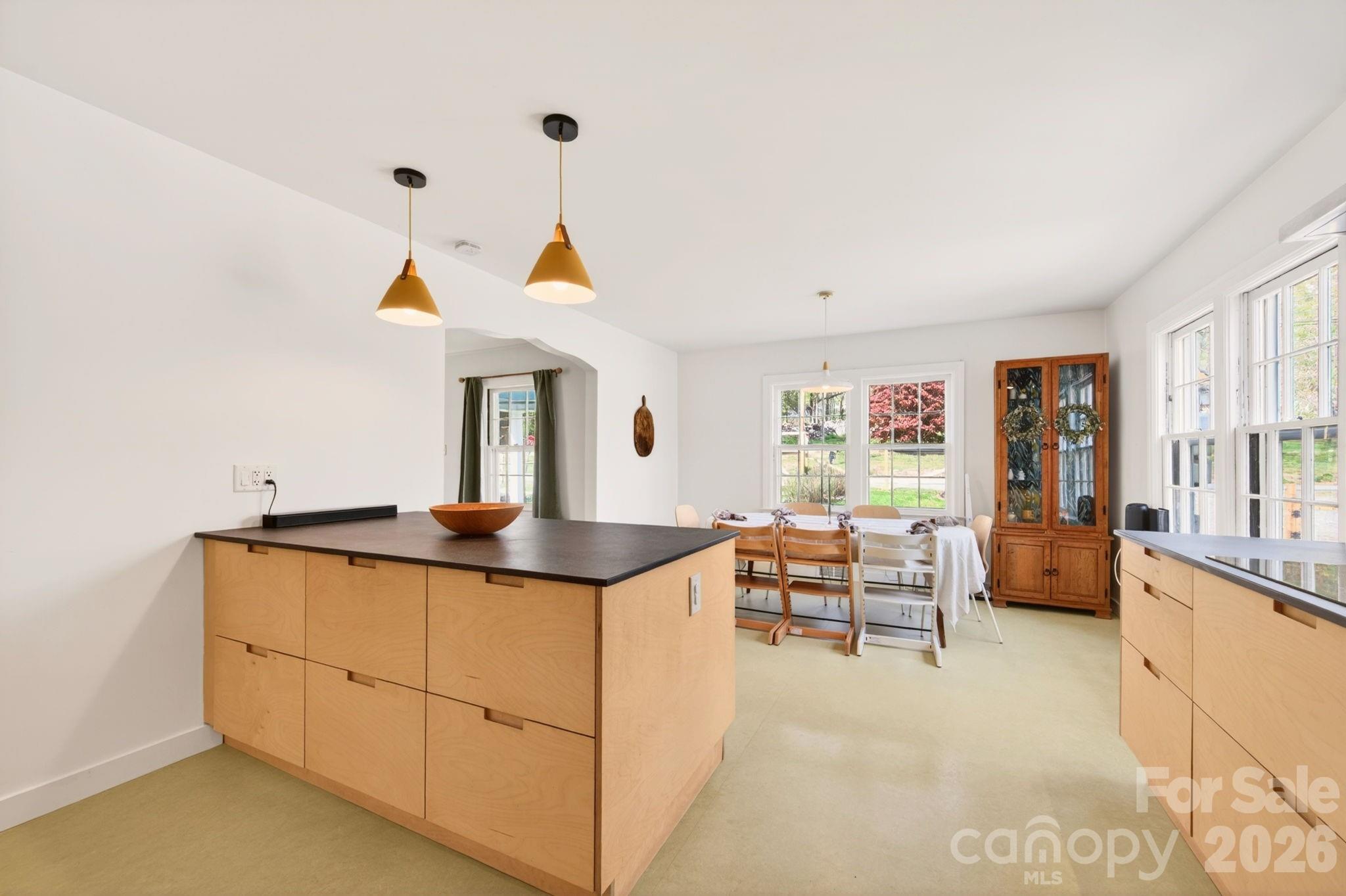 318 Stonewall Avenue — Swannanoa